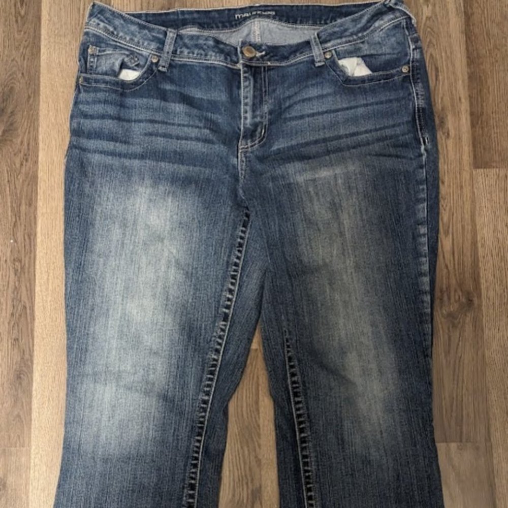 Maurice’s old school style. Super comfortable. size 16W